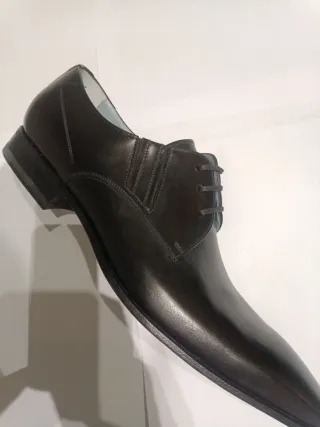 Zapatos de vestir Guy Laroche negros