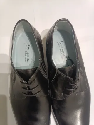 Zapatos de vestir Guy Laroche negros