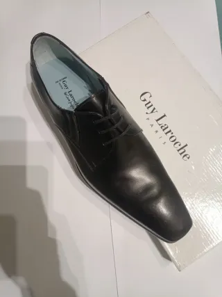 Zapatos de vestir Guy Laroche negros