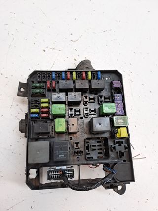 CAJA RELES / FUSIBLES CITROEN C-CROSSER (2)