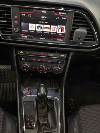 SEAT LEON ST FR PLUS 2018 102.000 km Etiqueta C