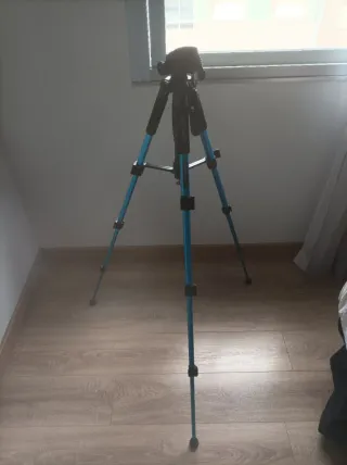 Trípode para cámara azul