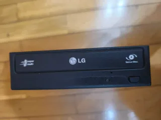 HDD, lector DVD LG, tarjeta grafica