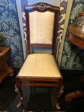 4 sedie antiche con decorazioni dorate