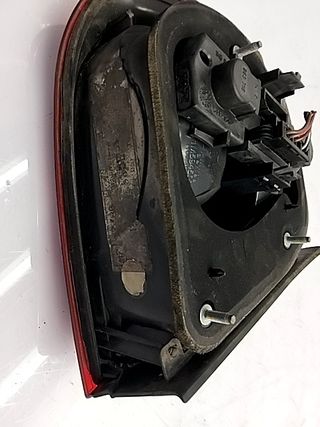 PILOTO TRASERO DERECHO SEAT TOLEDO (1M2)