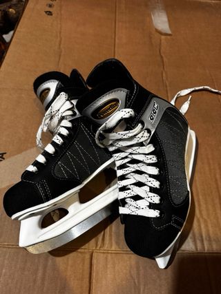 Pattini sul Ghiaccio CCM Powerline 500