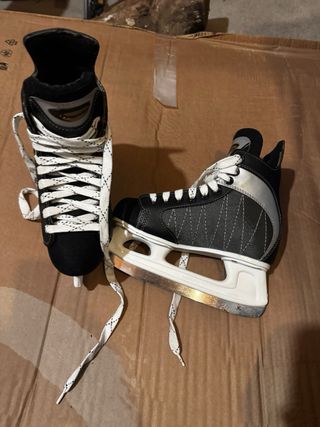 Pattini sul Ghiaccio CCM Powerline 500