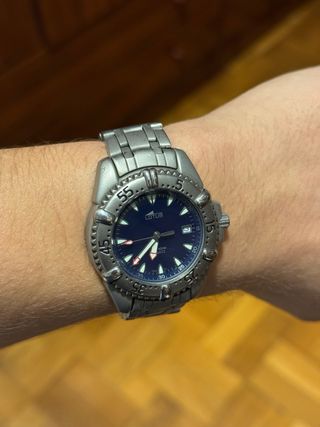 Reloj Lotus de titanio azul