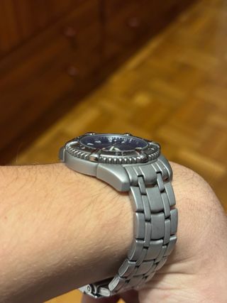 Reloj Lotus de titanio azul