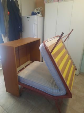 ARMADIO CON LETTO PIEGHEVOLE  CON MATERASSO