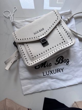 Borsa Mia Bag bianca con borchie