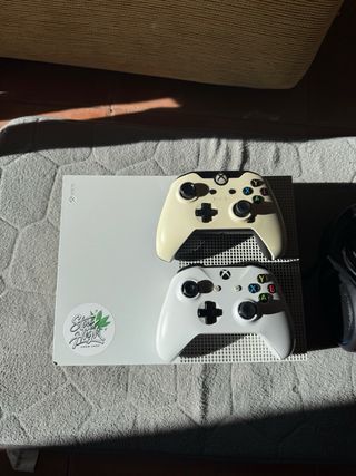 Xbox One S + 2 controller e giochi