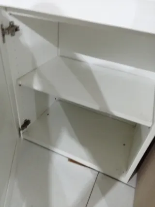 Mueble vitrina de cristal y madera