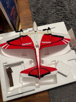 Avión RC Taiyo Falcon Wing de los años 90.