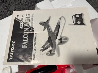 Avión RC Taiyo Falcon Wing de los años 90.