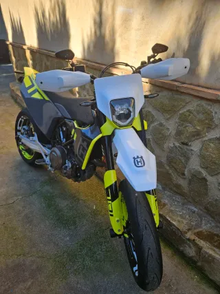 Husqvarna 701 Supermotard.
