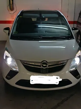 Opel Zafira Tourer 2013