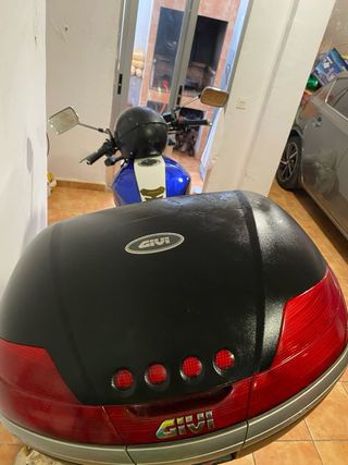 Suzuki Naked Azul Revisada