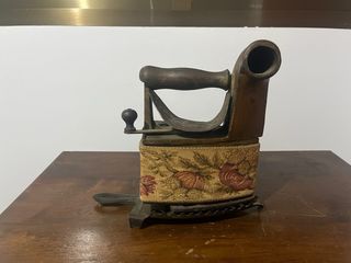 Plancha antigua a carbón, Mondragon.