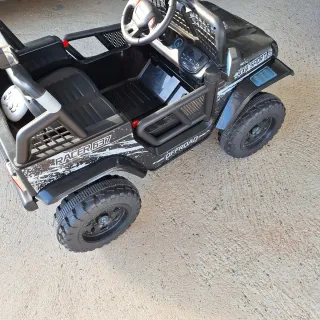 Macchinina elettrica per bambini 12V