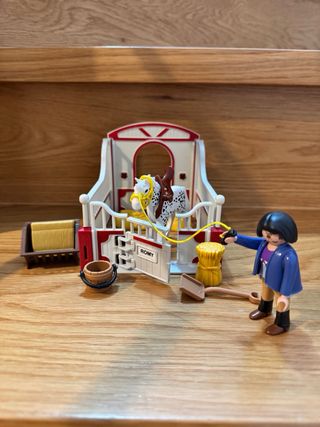 Playmobil Caballo con Establo