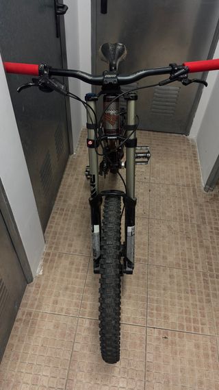 Bici DH Mongoose 650€ boot r