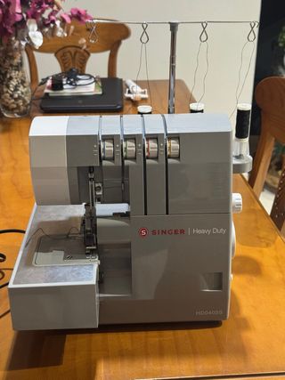 Remalladora Singer Heavy Duty HD0405S