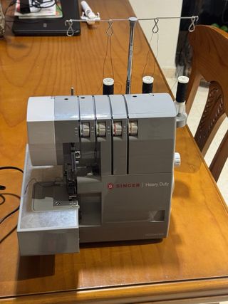 Remalladora Singer Heavy Duty HD0405S