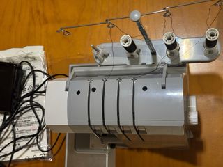 Remalladora Singer Heavy Duty HD0405S