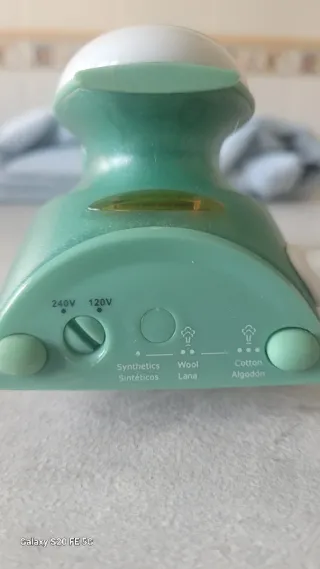 Plancha de viaje verde y blanca marca solac touris