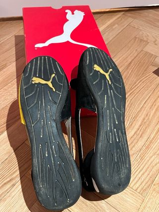 Sandalias Puma T39 vintage negro y amarillo