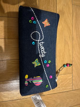 Estuche infantil de niña Tweety con mariposas