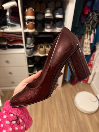 Zapatos tacón de Maripaz de color burdeos talla 38