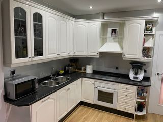 Muebles de Cocina Blancos y Negros