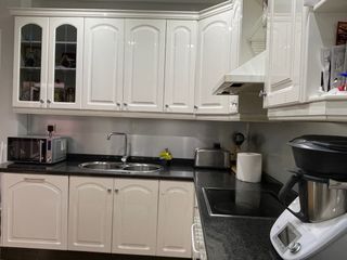 Muebles de Cocina Blancos y Negros