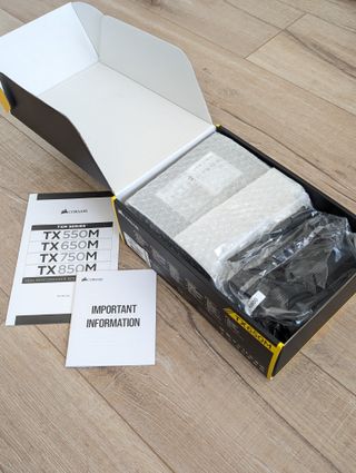 Corsair TX650M Fuente de Alimentación Modular