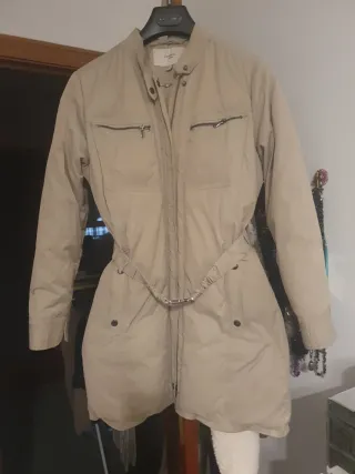 Plumifero Beige con Cinturón