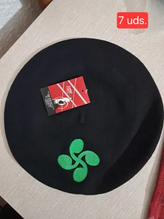 Boina Lardagi Lauburu Negra y Verde