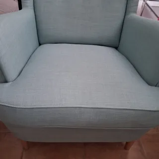 Sillón orejero Ikea azul claro