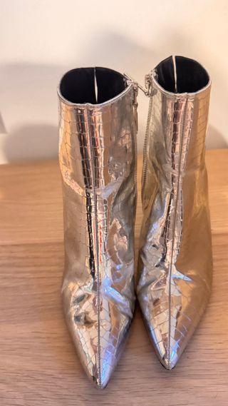 Botas plateadas Bershka tacón fino