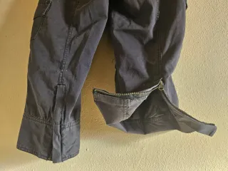 Pantalón pirata negro