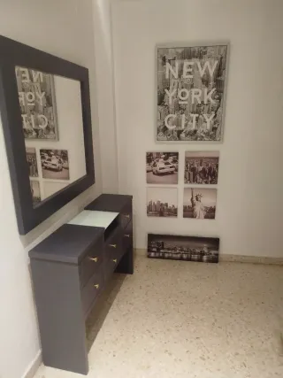 Mueble recibidor + 6 cuadros NY