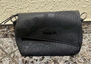 Bolso bandolera DESIGUAL negro