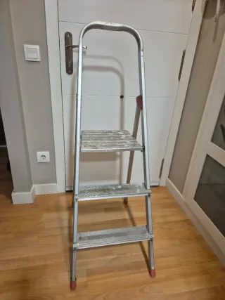 Escalera aluminio 3 peldaños