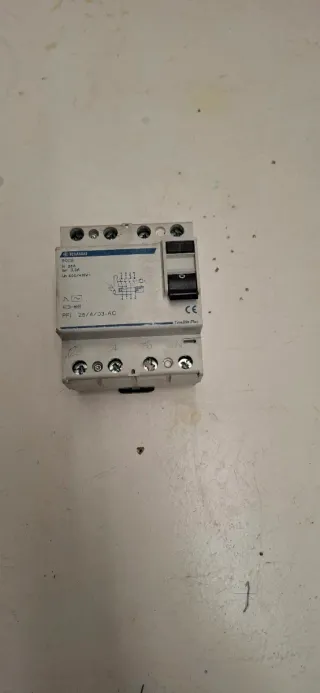 Interruptor Diferencial Hager Trifásico