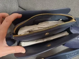 Bolso Tommy Hilfiger Cámara Azul Dorado