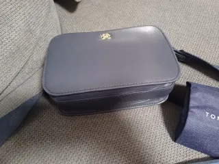 Bolso Tommy Hilfiger Cámara Azul Dorado