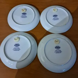 Serie 4 piatti decorativi porcellana blu