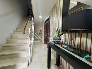 Casa adosada en venta en Lucena