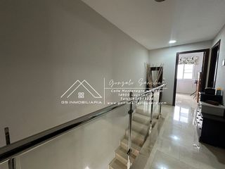 Casa adosada en venta en Lucena
